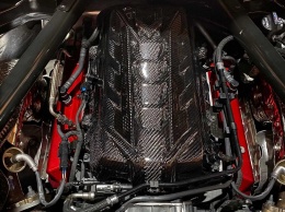 Chevrolet Corvette C8 оснастили карбоновой крышкой двигателя