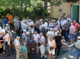В Харькове снова митингуют "чернобыльцы"