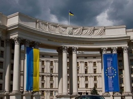 МИД рекомендует украинцам воздержаться от поездок за границу без крайней необходимости