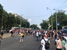 Активисты перекрыли дорогу в Киеве из-за избрания меры пресечения Стерненко
