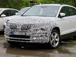 На дорогах заметили Skoda Karoq с обновленным «лицом»