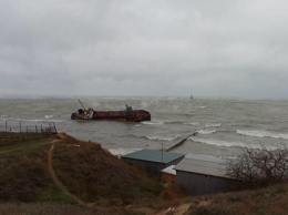 Затонувший танкер в Одессе планируют убрать до 25 июня