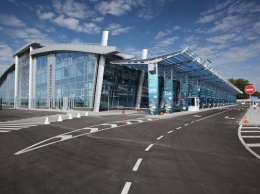Аэропорт "Киев" возобновил международные рейсы: куда можно полететь