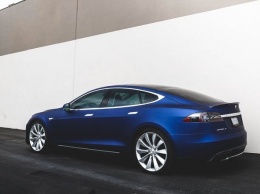 Tesla представила обновленную Model S с еще большим запасом хода