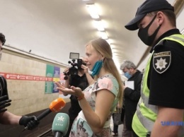 В киевском метро проверили, в масках ли пассажиры