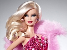Фанатка куклы Барби похудела на 82 килограмма: фото до и после