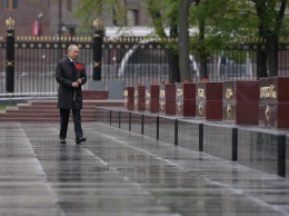 В России изолировали ветеранов, которые будут сидеть возле Путина на параде - Bloomberg