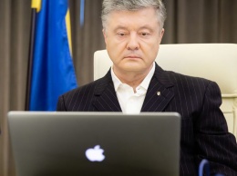 Порошенко: демократия и верховенство права в Украине оказались под ударом