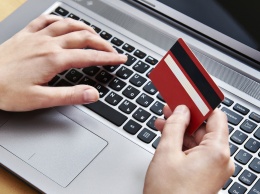Крымчанам советуют больше пользоваться банковскими онлайн-сервисами