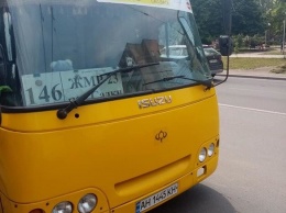 Конфликт в автобусе. В Мариуполе военного выгнали из салона, - ФОТО