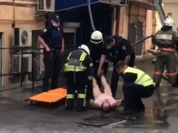Немец, который под наркотиками устроил пожар и голым выпрыгнул с балкона, сознался в убийстве украинки