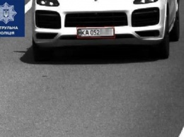 «Летел» со скоростью 211 км/ч: полиция показала нарушителя на Porsche Cayenne