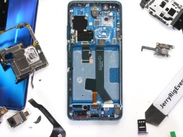 Разборка Huawei P40 порадовала своим расположением комплектующих
