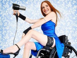 Парализованная женщина в коляске стала моделью