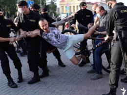 В Беларуси задержали более сотни участников акций протеста