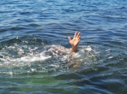 В Энергодаре дети наткнулись под водой на тело утонувшего мужчины (ФОТО)