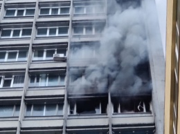 В центре Киева горела высотка "Киевпроекта" (фото, видео)