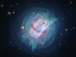 Телескоп Hubble запечатлел космического "жука" и "бабочку"