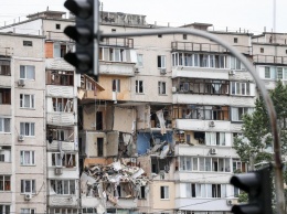 Запах газа и "заглушки-трубочки" на трубах: жители разрушенного дома на Позняках рассказали о странностях перед взрывом