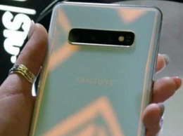 Массовая проблема со смартфонами Samsung: дисплеи внезапно позеленели