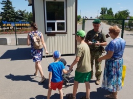 Миссия ОБСЕ зафиксировала увеличение потока людей через "Гуково" и "Донецк"