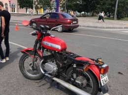 В Мариуполе 17-летний мотоциклист протаранил "Форд", - ФОТО