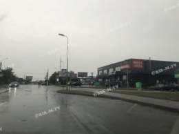 В Мелитополе со вчерашнего дня без электричества АТБ и весь жилой квартал (фото, видео)
