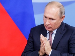 "Обнулить" сроки Путина: В России начали голосовать за поправки в Конституцию