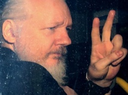 Минюст США обвинил основателя WikiLeaks в связях с хакерской группой Anonymous