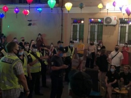 Полиция разогнала вечеринку ЛГБТ-сообщества в центре Киева
