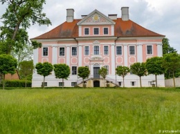 Замок Грос Риц - жемчужина барочной архитектуры в Бранденбурге (фото)