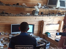 На Николаевщине мужчина организовал на дому незаконную точку доступа в Интернет. К нему пришла киберполиция