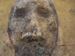 Археологи нашли жуткие захоронения детей (видео)