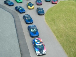 BMW закрыла выпуск i8 восемнадцатью разноцветными машинами (ФОТО)