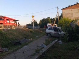 В Запорожской области автомобиль слетел с дороги - водитель погиб