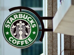 Starbucks приостанавливает рекламу в соцсетях