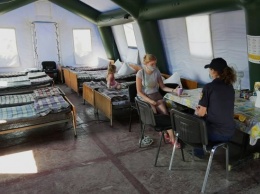 Десяткам людей пришлось ночевать на пункте пропуска на Донбассе