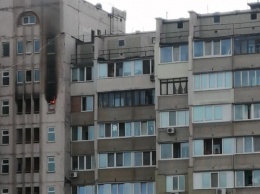 "Наш район сглазили": на столичных Позняках загорелась еще одна многоэтажка