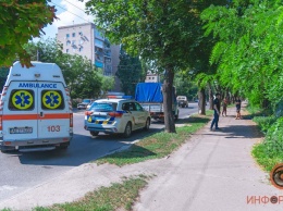 В Днепре на Богдана Хмельницкого пассажиру ГАЗели стало плохо: медики не удалось спасти мужчину
