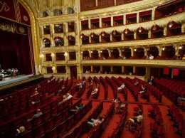 Одесская опера закрыла 210-й сезон концертом с немногочисленными зрителями в масках