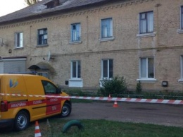 На Киевщине обрушилась крыша в многоквартирном доме