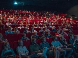 В Украине начинают работать кинотеатры