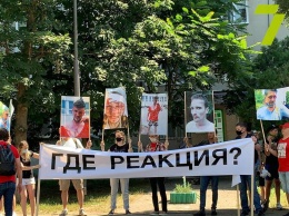 Зеленского в Южном встретили акцией протеста