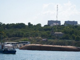 Зеленский ознакомился с ходом работ по подъему танкера "Делфи", потерпевшего крушение в Одессе