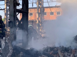 В Днепре на Любарского горел заброшенный дом