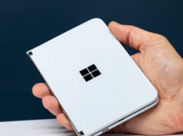 Топ-менеджер Microsoft намекнул на скорый релиз складного смартфона Surface Duo