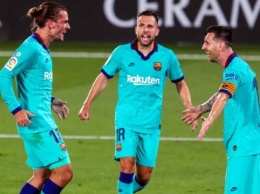 "Барселона" разгромила "Вильярреал" в чемпионате Испании по футболу