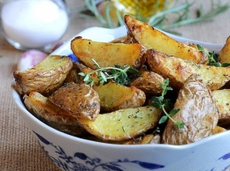 Молодой картофель, запеченный с медом и горчицей: простой рецепт от Ирины Хоменко