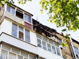 Виновник пожара в новокаховской многоэтажке «отделался» сгоревшим балконом