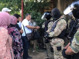 После обысков в оккупированном Крыму задержали семерых крымских татар